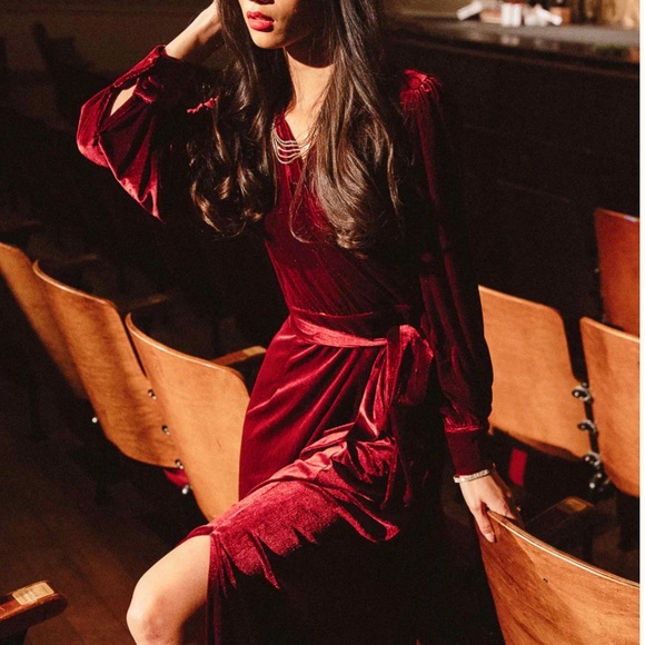 Ivy city ANDIE DRESS IN WINE VELVET - Picture 2 of 8